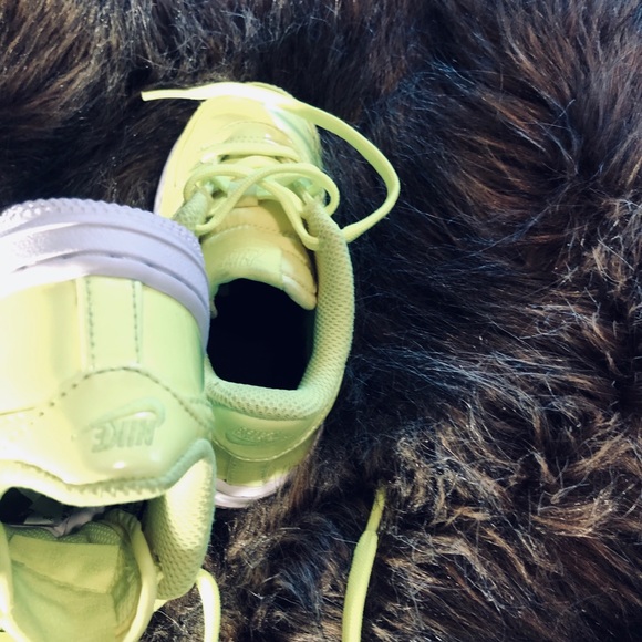 Nike AIR FORCE 1 - Picture 3 of 6